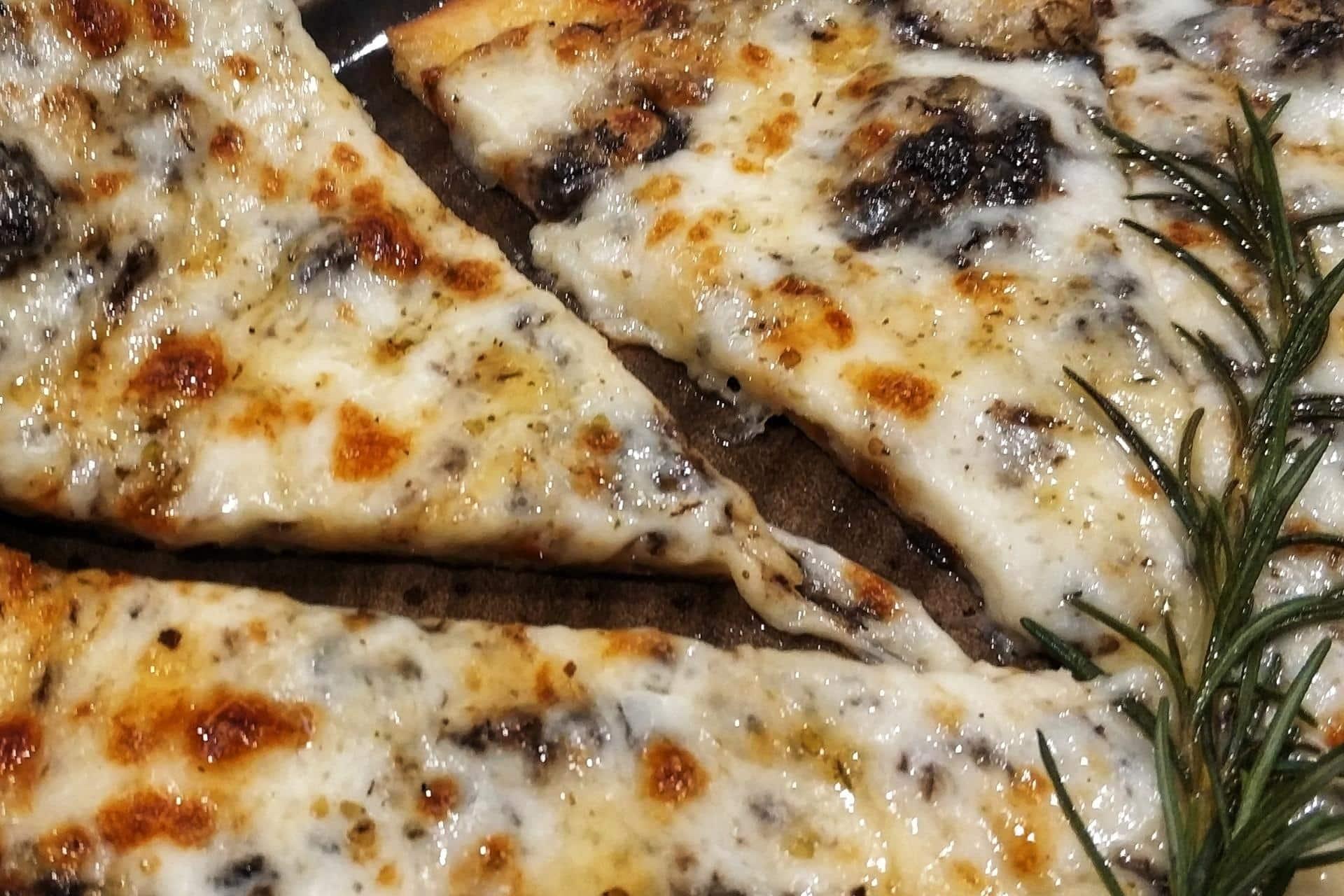 Discovering Pizza Tartufo: A YouTube Flavor Adventure!