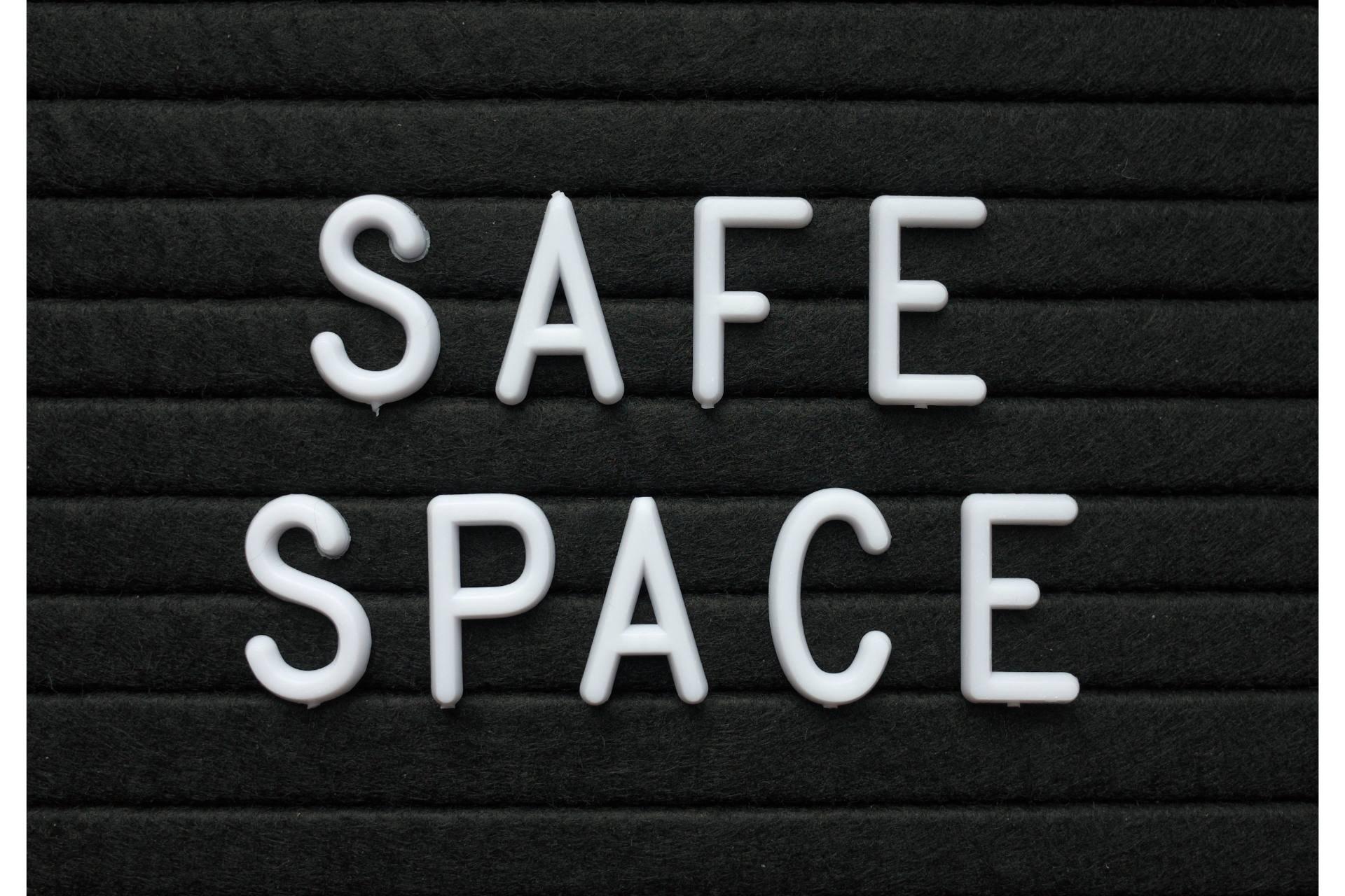 Building a Safe Space: Balancing Freedom of Expression and​ Community Guidelines