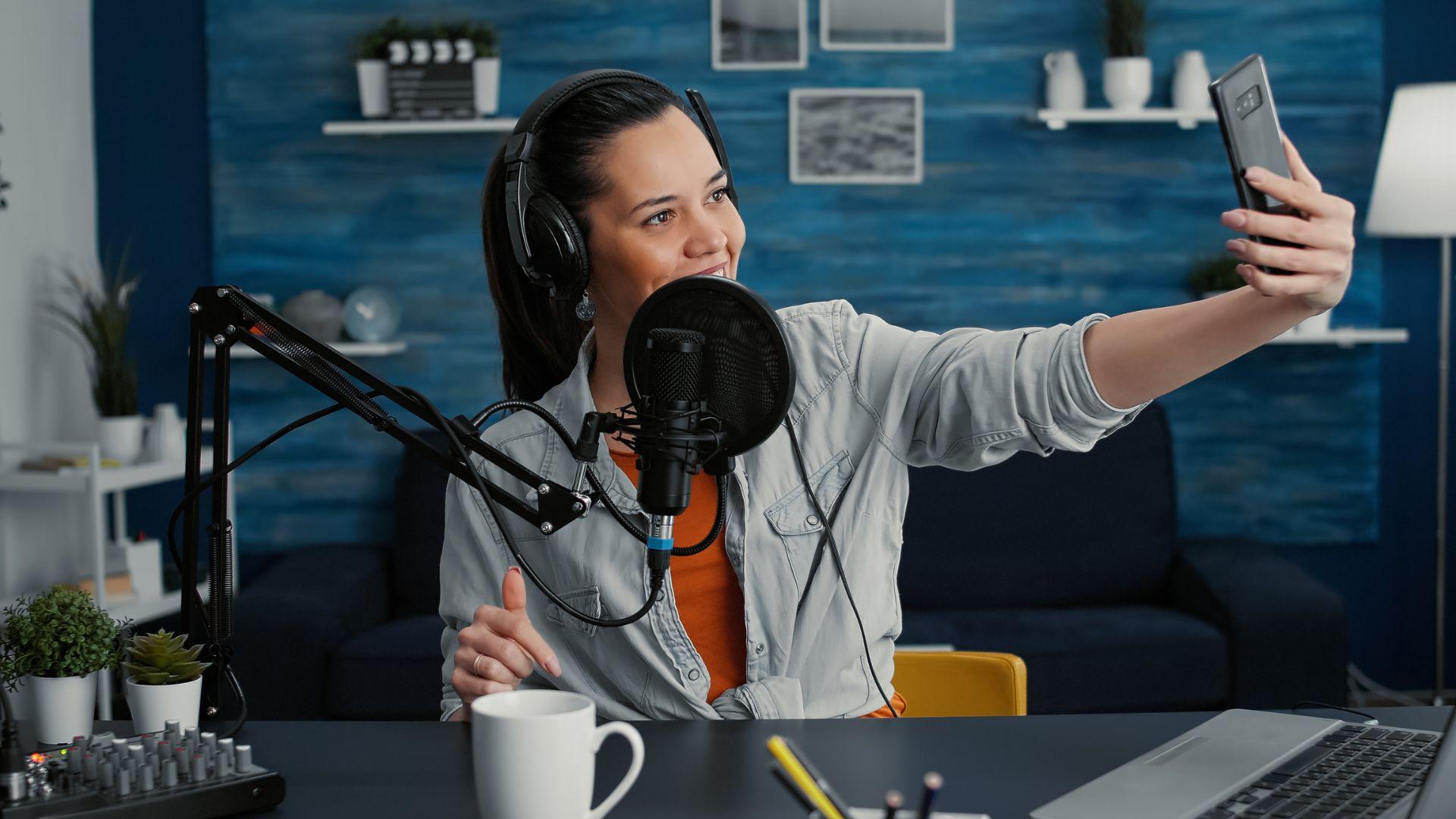 From⁢ Viewers to⁤ Creators: Transforming⁤ Passive Consumption into ‍Active Participation