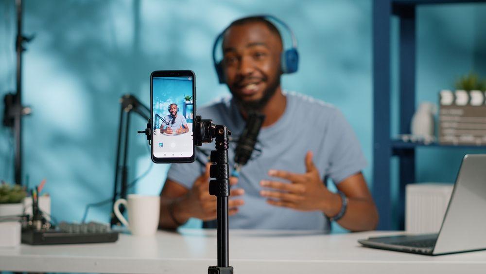 The Role of Content ⁢Creators in ⁢Shaping Perceptions ⁢of Race